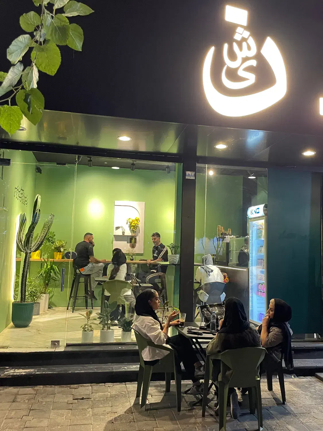 کاردرکافه|استخدام خدمات فروشگاه و رستوران|تهران, مدائن|دیوار