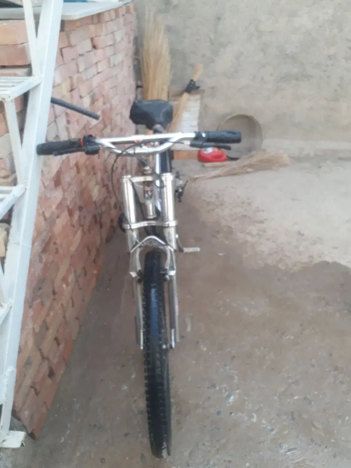 دوچرخه ۲۶|دوچرخه، اسکیت، اسکوتر|قدس, شهر‌قدس|دیوار