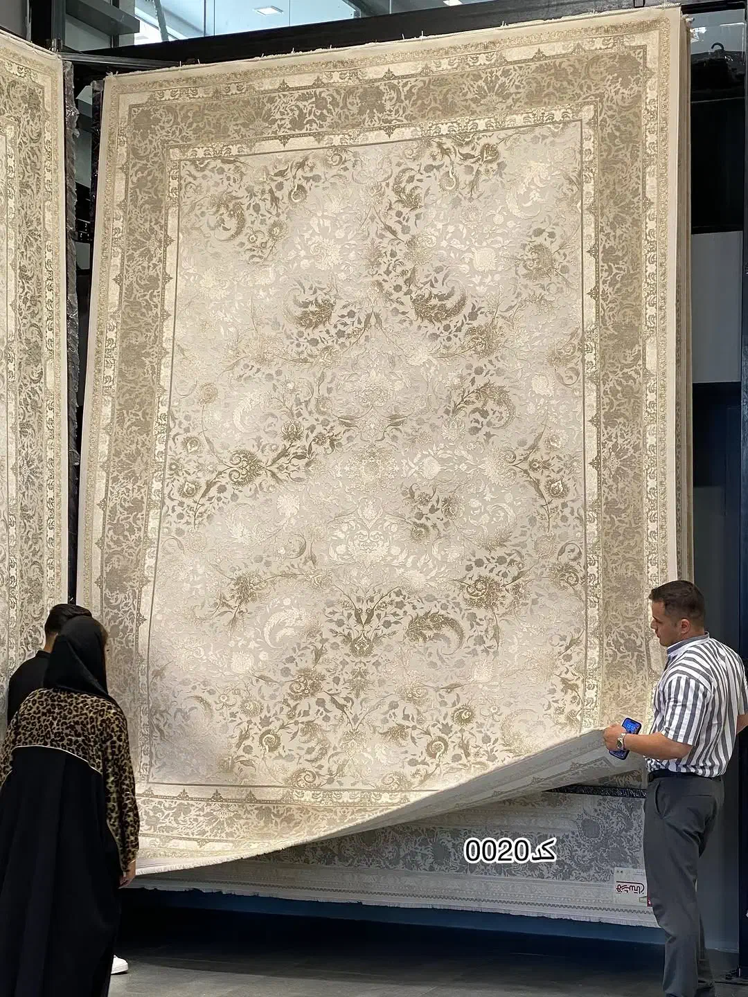 حاکان ۱۲۰۰/ بژه /موکا/دودی /نقره ایی جدید|فرش|شیراز, قلات|دیوار