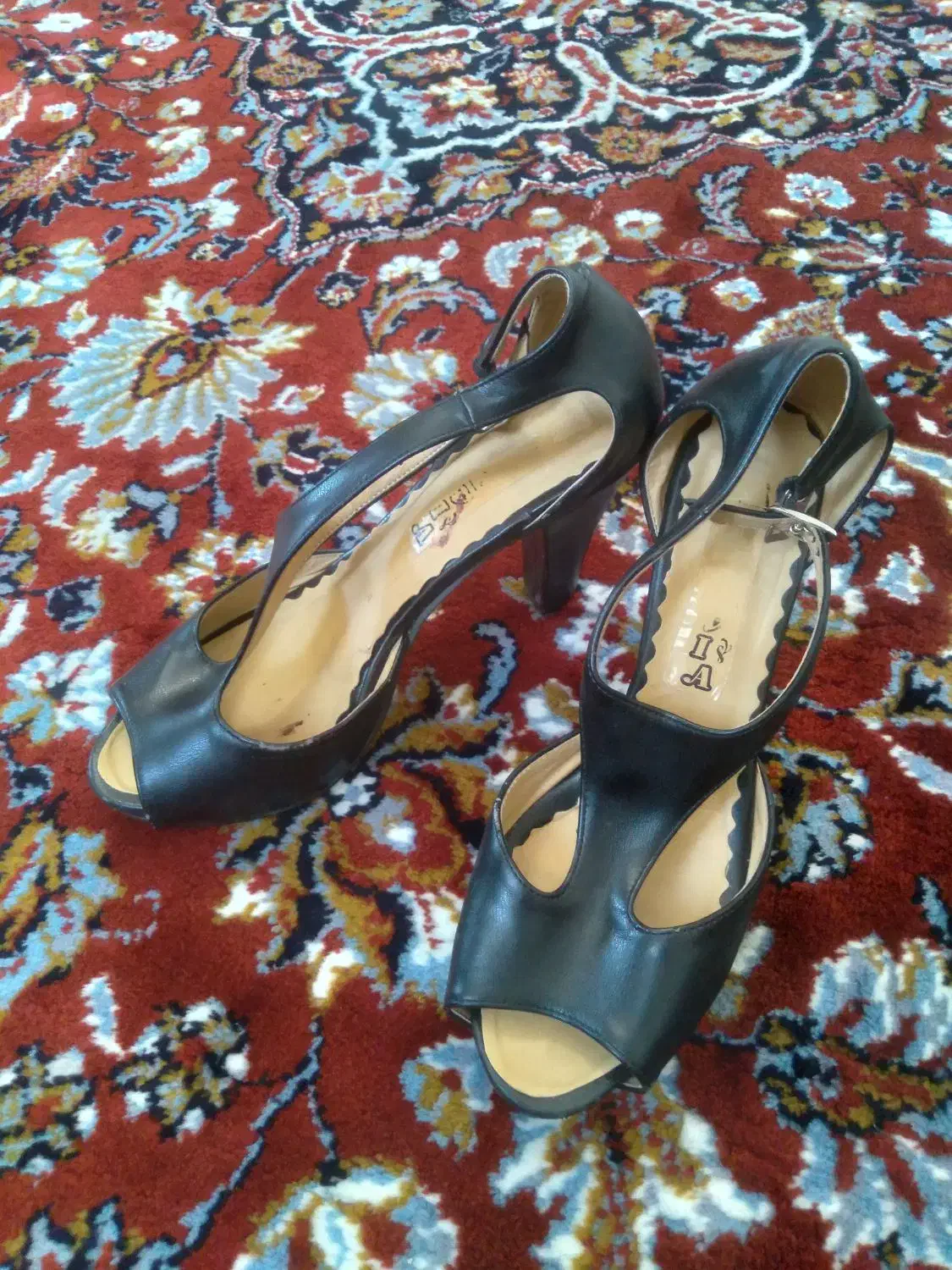 کفش‌ زنانه|کیف، کفش، کمربند|اهر, |دیوار