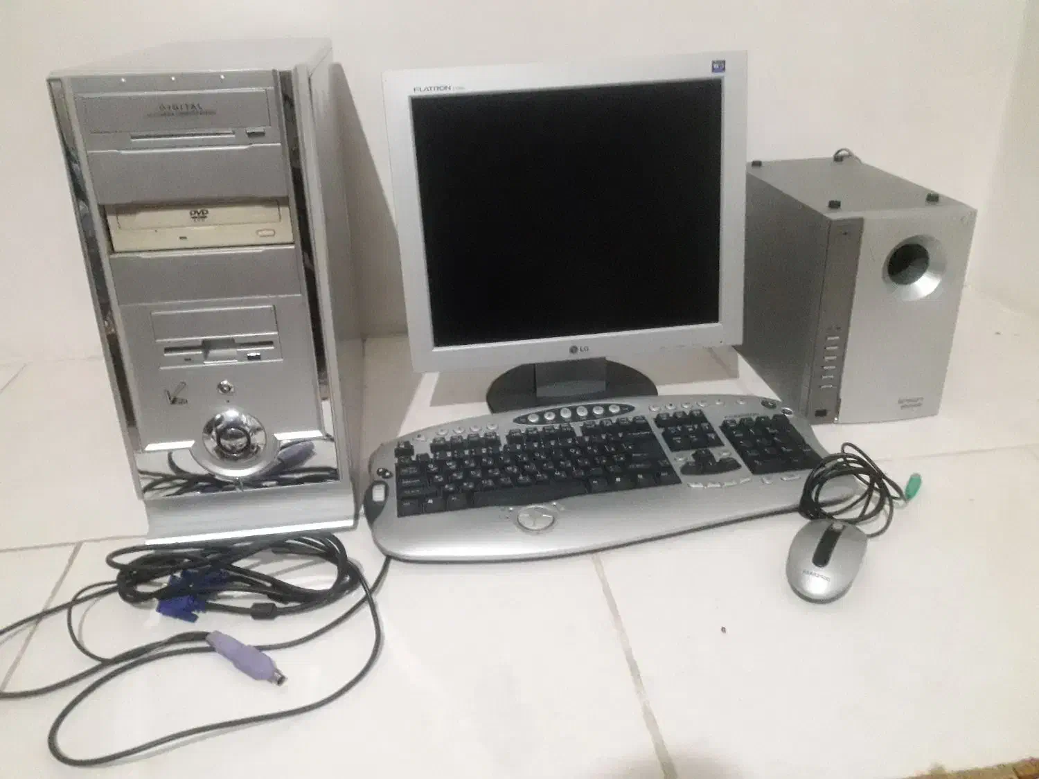 کیس،مانیتور ،کیبورد،موس ،اسپیکر و دو عدد باند کوچک|رایانه رومیزی|محمدشهر, شهرک چمران|دیوار