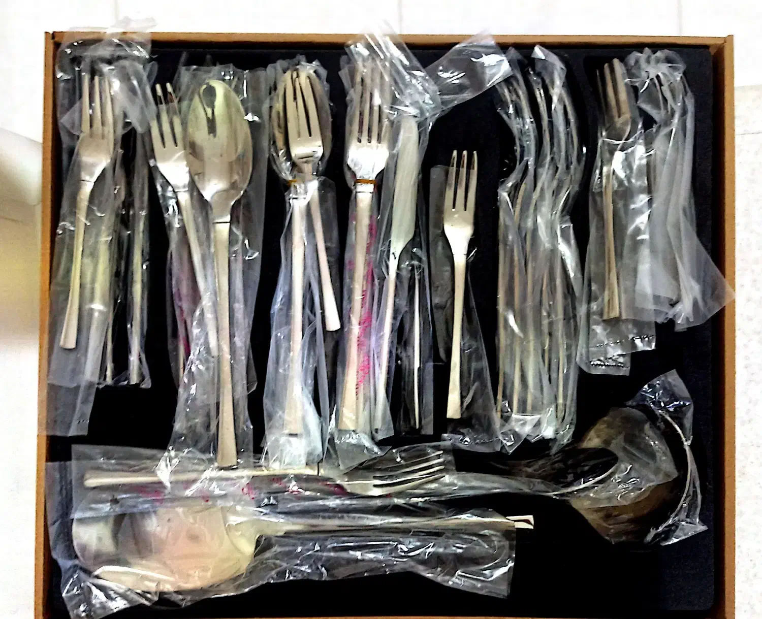 سرویس ۴۴ پارچه قاشق چنگال kaban|ظروف سرو و پذیرایی|شاهین‌شهر, شهرک ردانی پور|دیوار