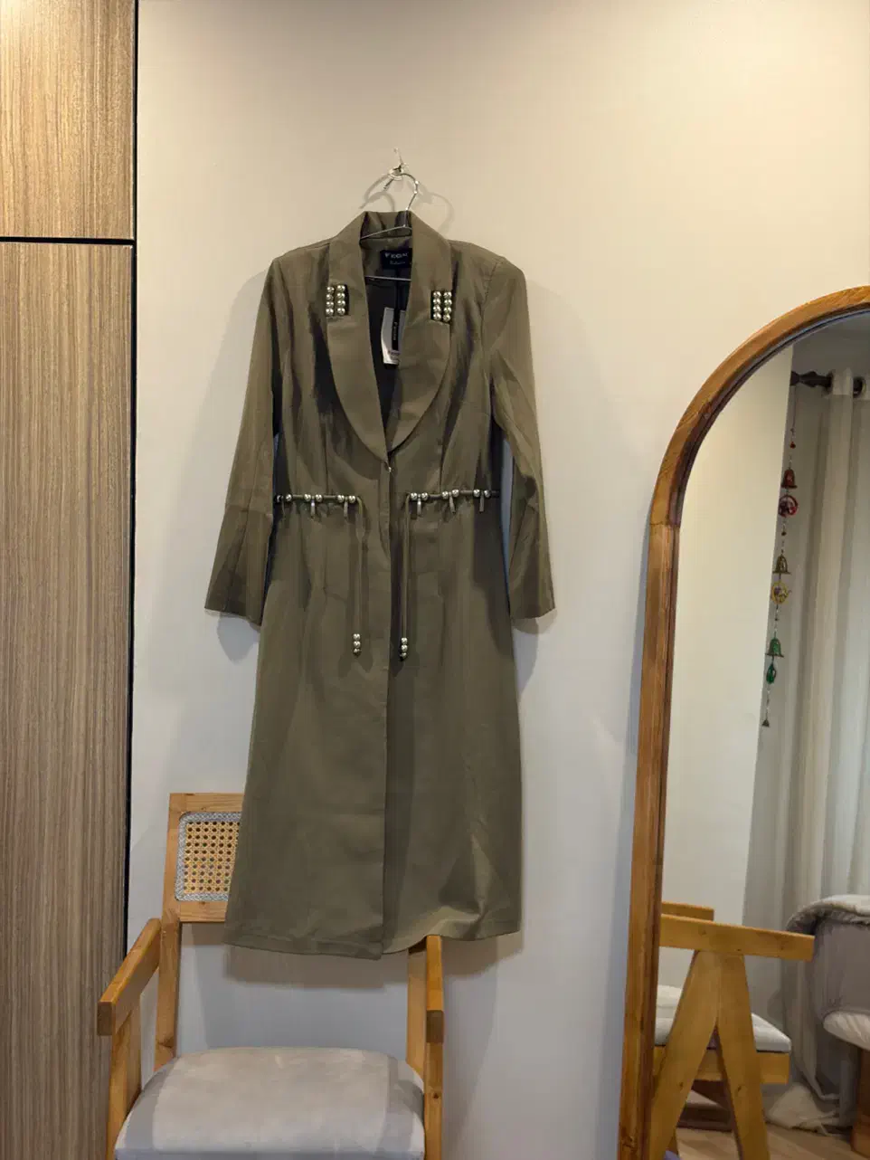 مانتو|لباس|رشت, دیلمان|دیوار