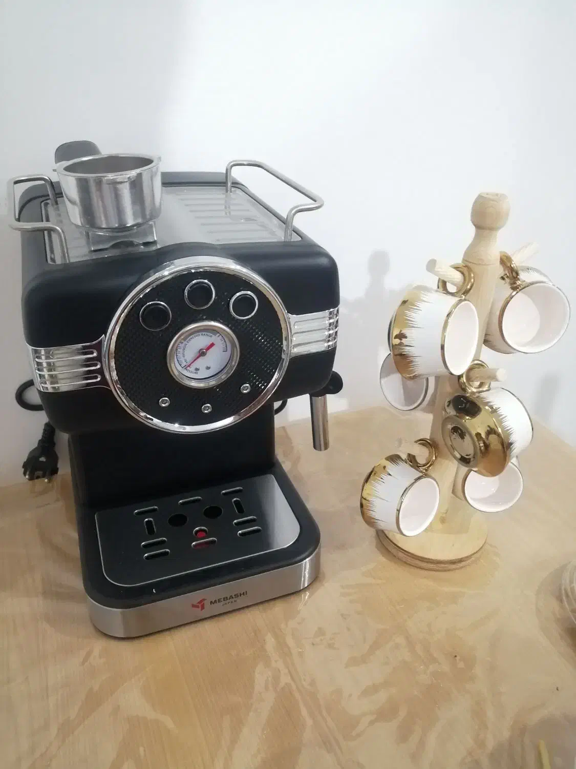 قهوساز|سماور، چای‌ساز، قهوه‌ساز|شیراز, کوشک میدان|دیوار