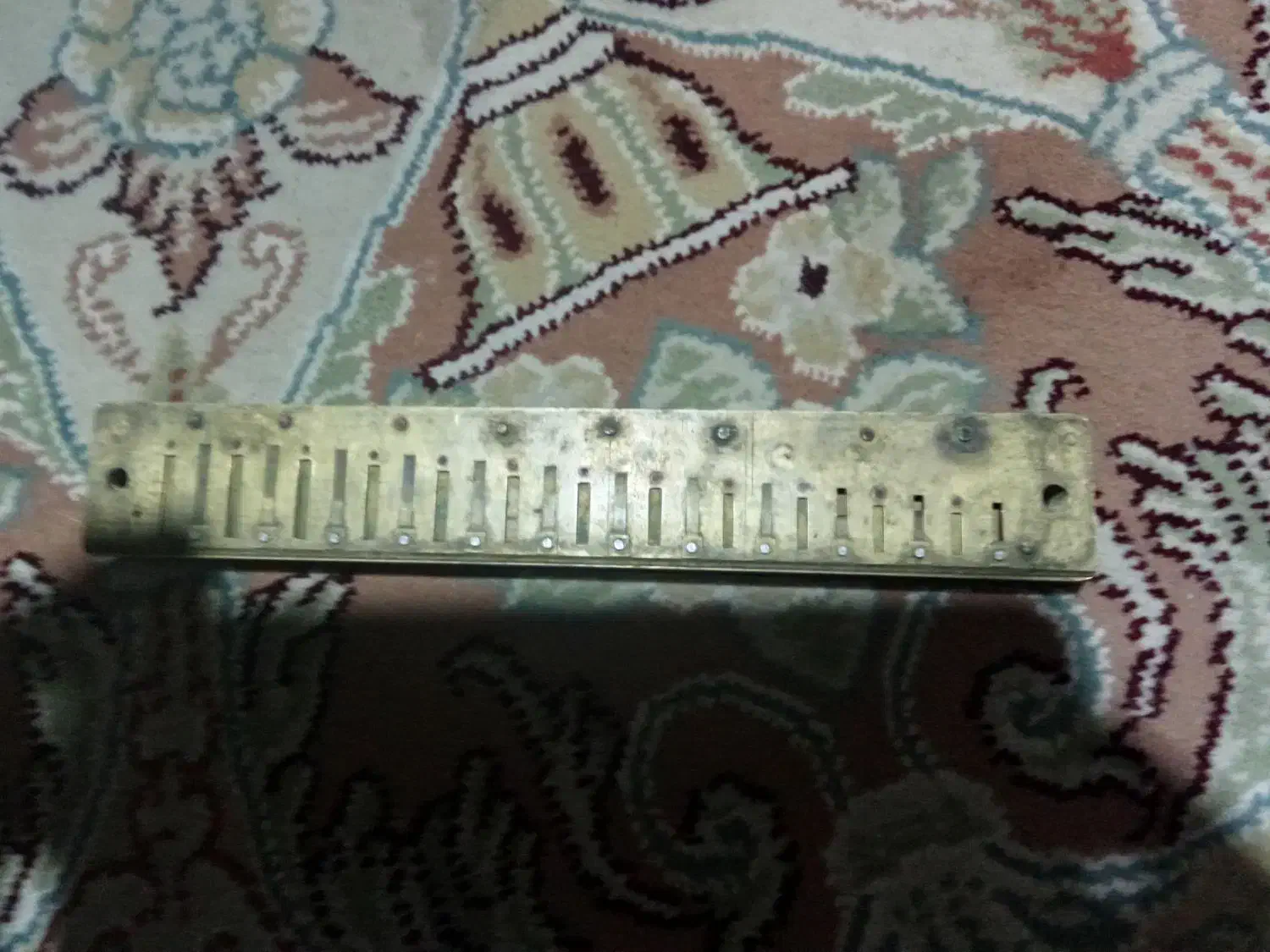 ساز دهنی برنجی اتو پنکه و 2جلد حافظ با قاب چرم چوب|کلکسیون اشیاء عتیقه|نجفآباد, امام خمینی|دیوار