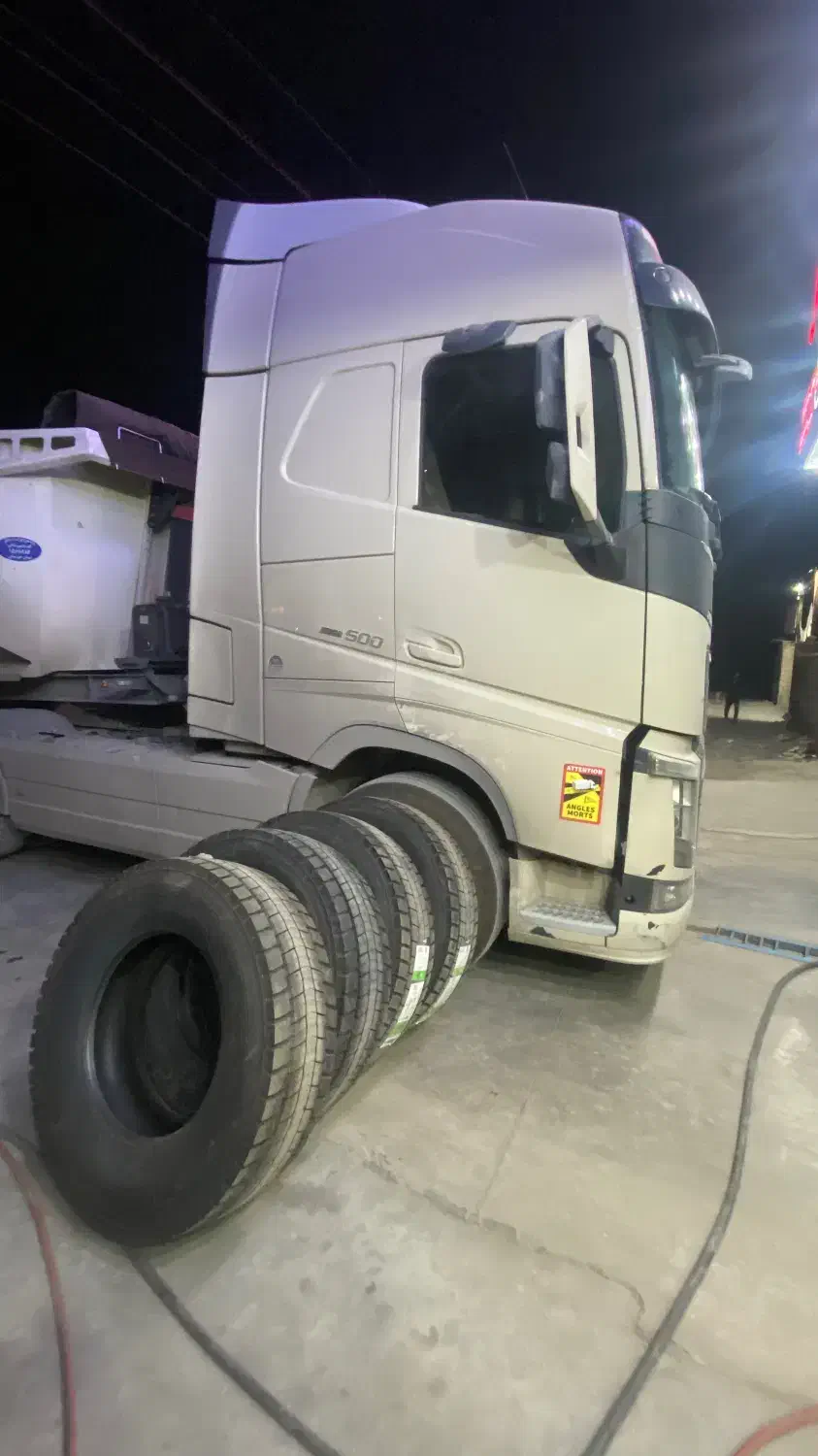 لاستیک ۳۱۵/۷۰|قطعات یدکی و لوازم جانبی|نیشابور, مازول|دیوار