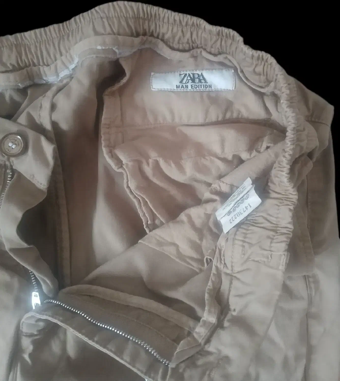 ۲ عدد شلوار|لباس|رشت, ترمینال|دیوار