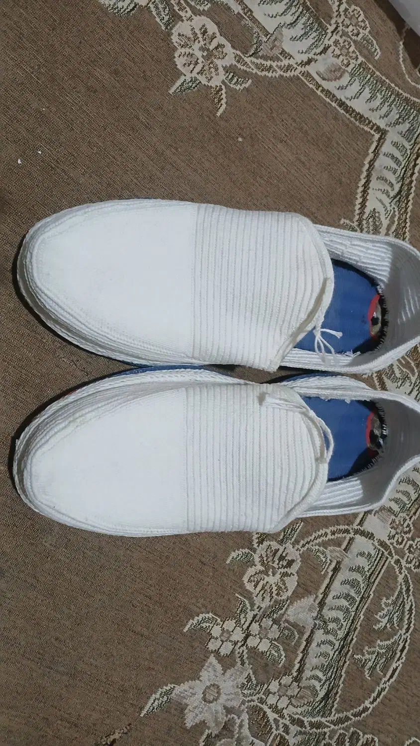 گیوه محلی|کیف، کفش، کمربند|جهرم, |دیوار