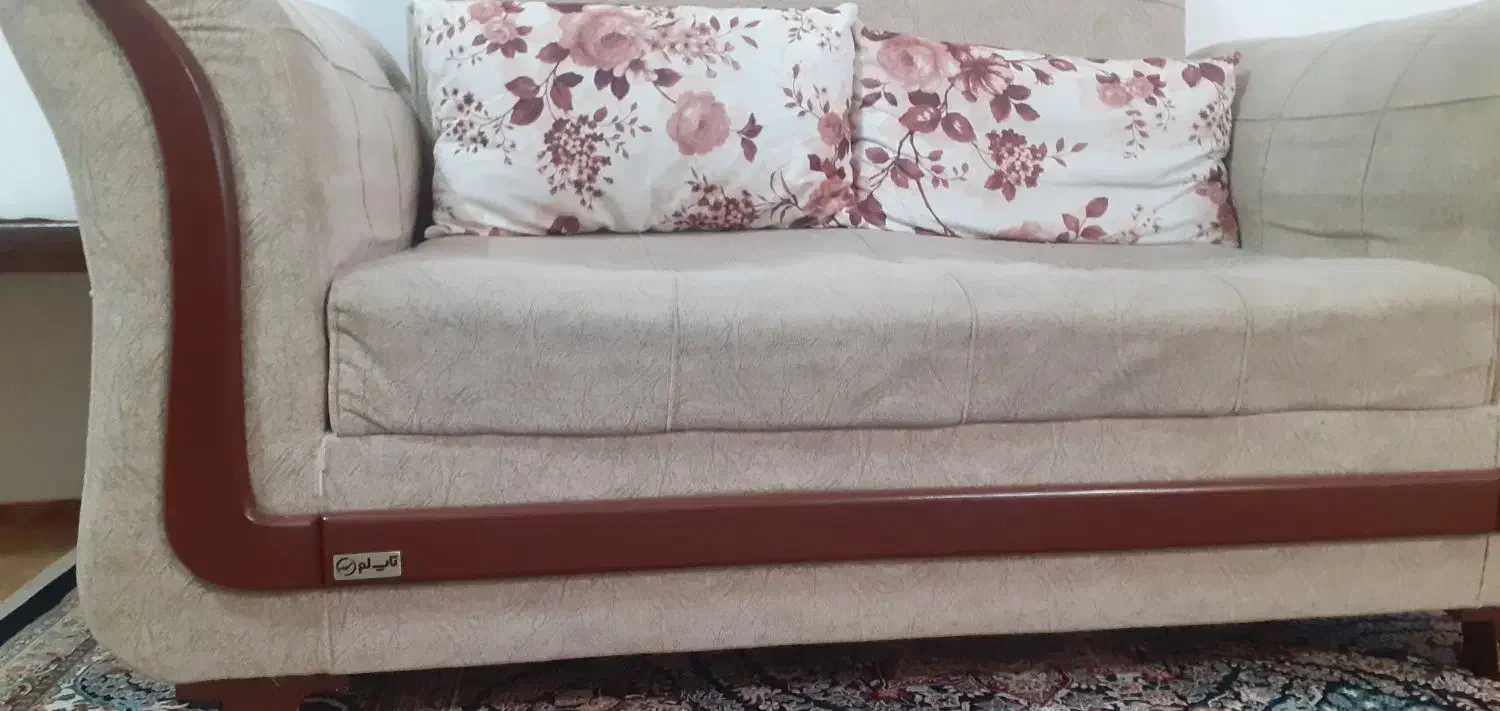 مبل|مبلمان خانگی و میز عسلی|تربت جام, تیپ ۳۸ زرهی تربت جام|دیوار