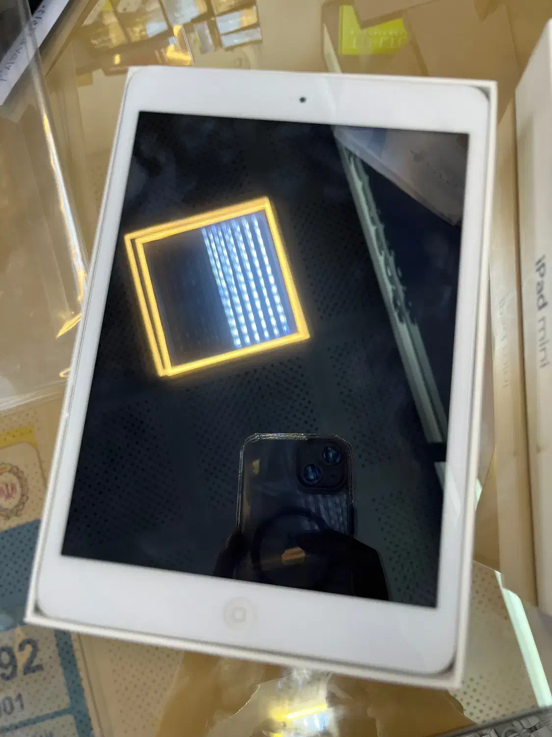 تبلت اپل|تبلت|میانه, |دیوار