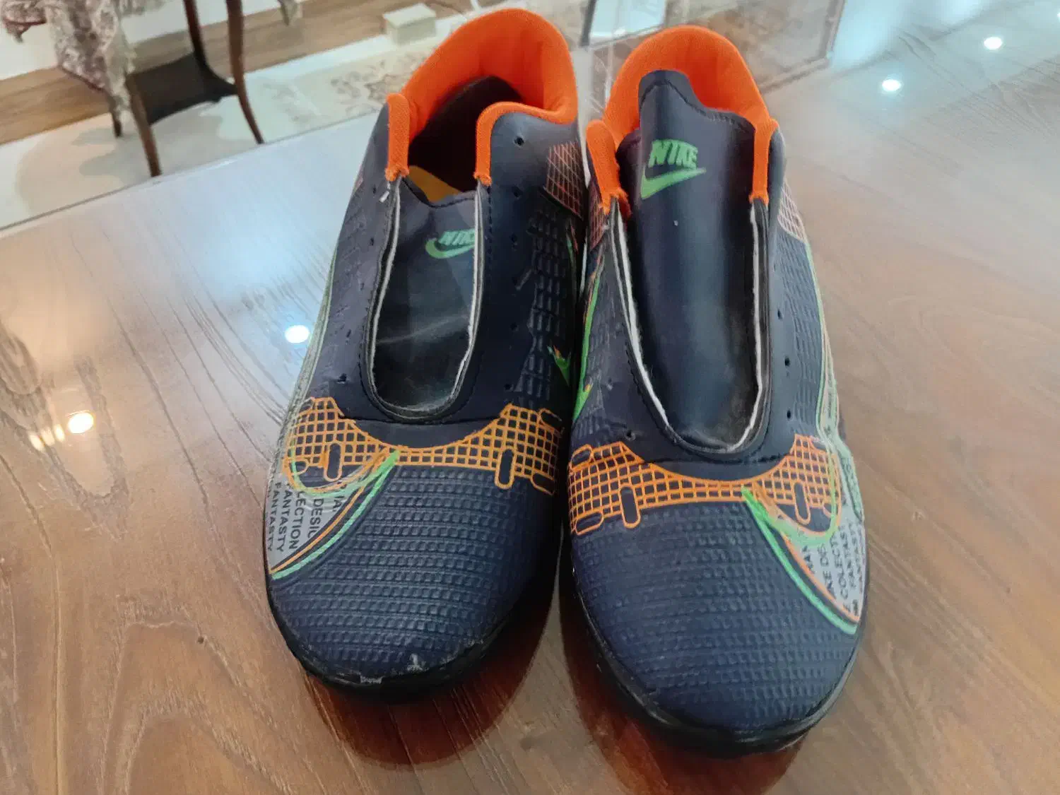 کفش چمن|ورزشهای توپی|تربتحیدریه, داروپخش|دیوار