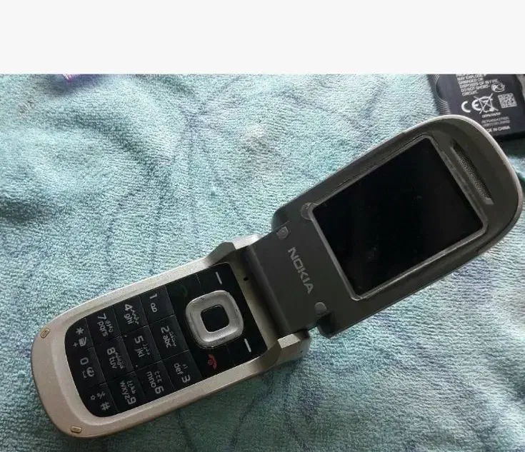 نوکیا 2660 تاشو اصل فلاندی قدیمی|موبایل|تهران, اسفندیاری|دیوار