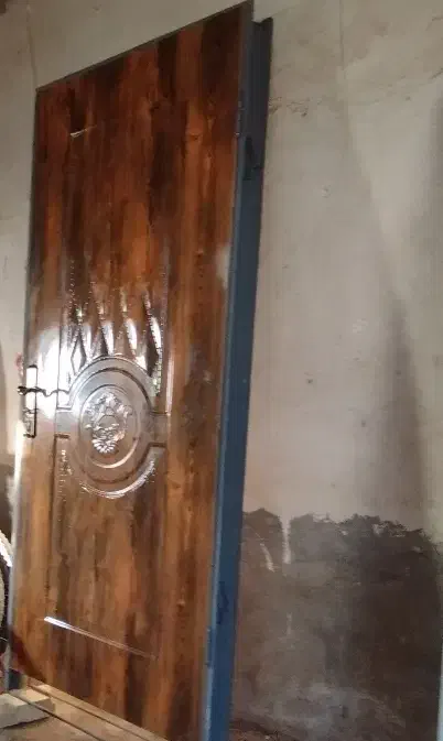 درب چوبی نو .کامل|مصالح و تجهیزات ساختمان|کاشان, فاز ۲ ناجی آباد|دیوار