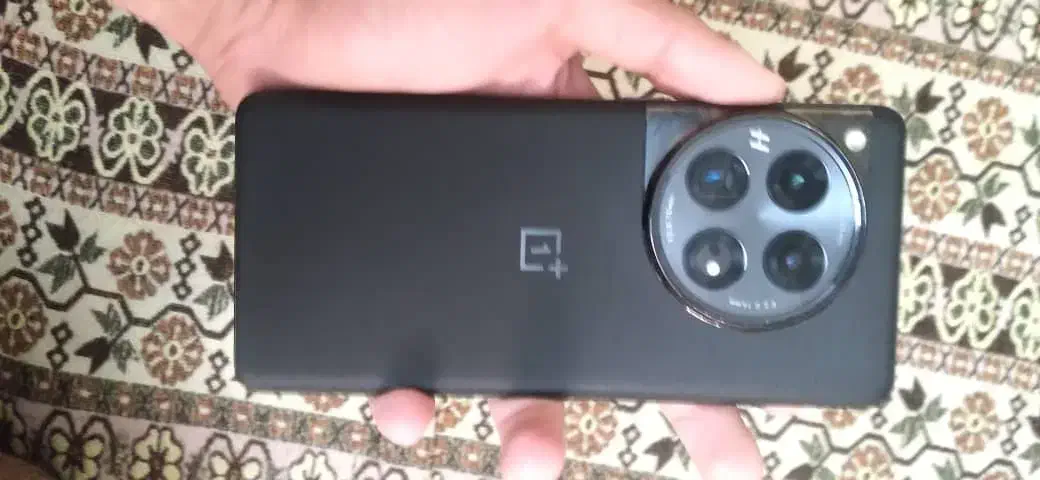 وان پلاس ۱۲|موبایل|اندیشه, اندیشه فاز ۱|دیوار