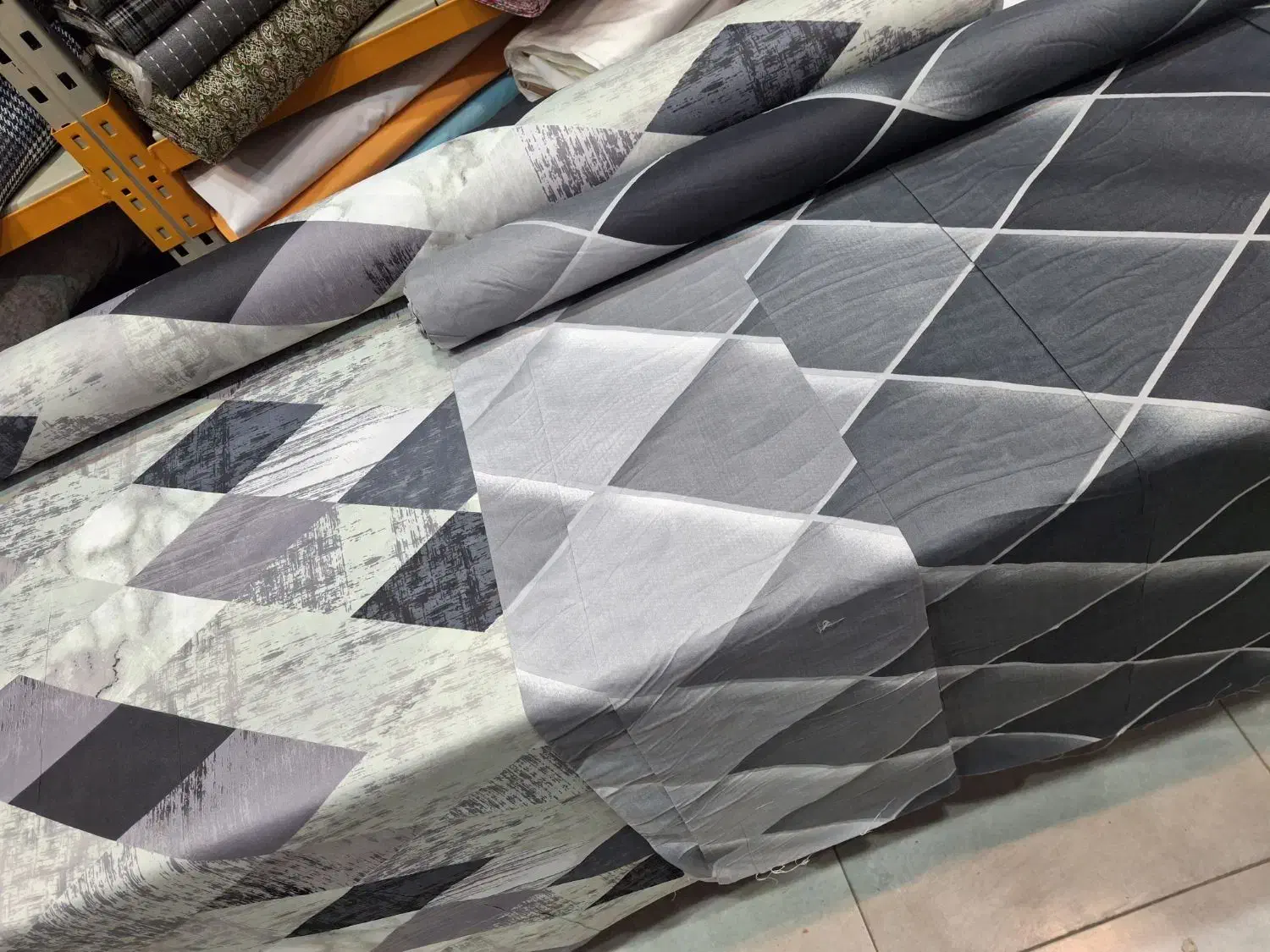 ملافه تشک رویه بالشت پارچه ملحفه پتو|رختخواب، بالش، پتو|مشهد, شهید مطهری|دیوار