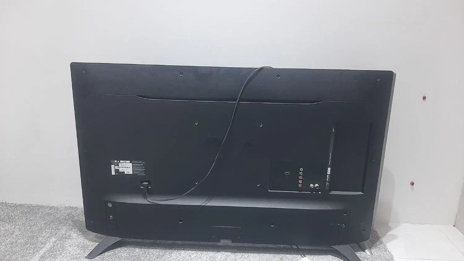 تلویزیون۴۳اینج ال جی اصل‌ کره/باکلی لوازم اضافه|تلویزیون و پروژکتور|نهاوند, |دیوار