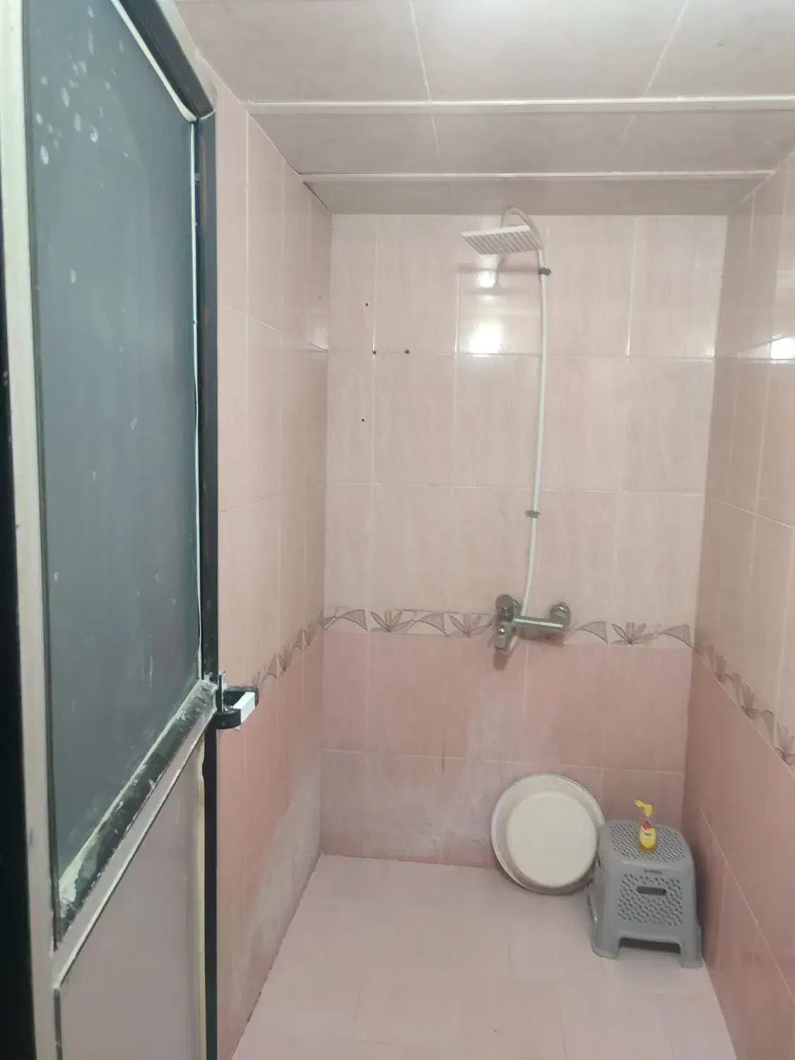 واحد پارکینگ دار یک خوابه کاملا مستقل|اجارهٔ کوتاهمدت آپارتمان و سوئیت|زاهدان, |دیوار