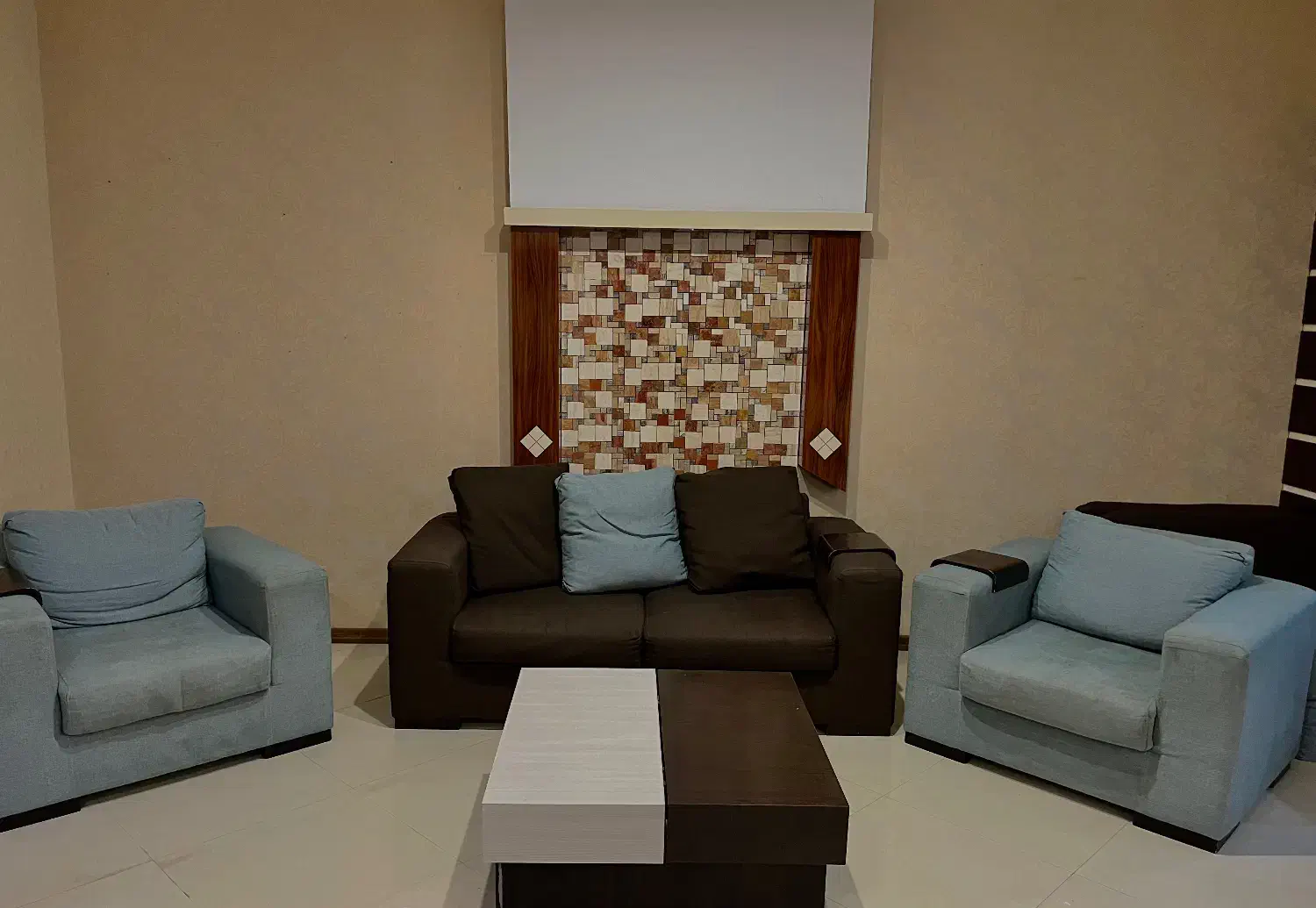 مبل هفت نفره چوب سنگ|مبلمان خانگی و میز عسلی|مشهد, زمانه|دیوار