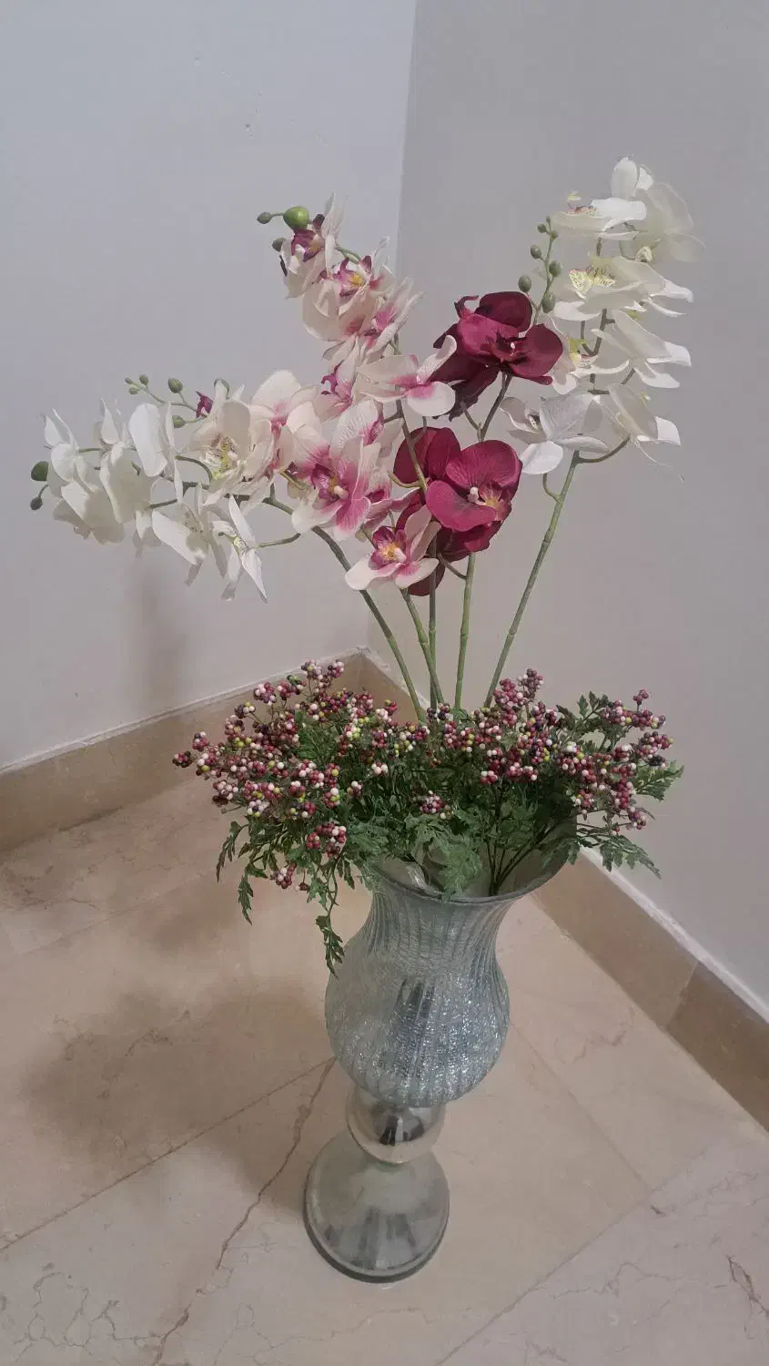 گلدان با گل مصنوعی|گل مصنوعی|نیشابور, هفده شهریور|دیوار