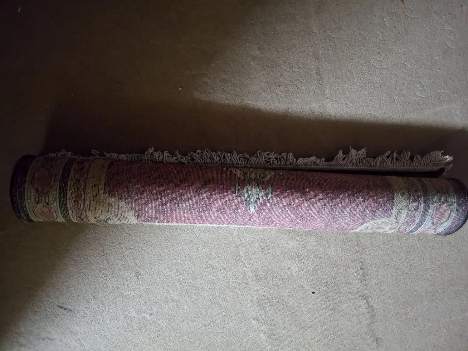 قالیچه یک در یک ونیم|فرش|نیشابور, بلوار گلها|دیوار