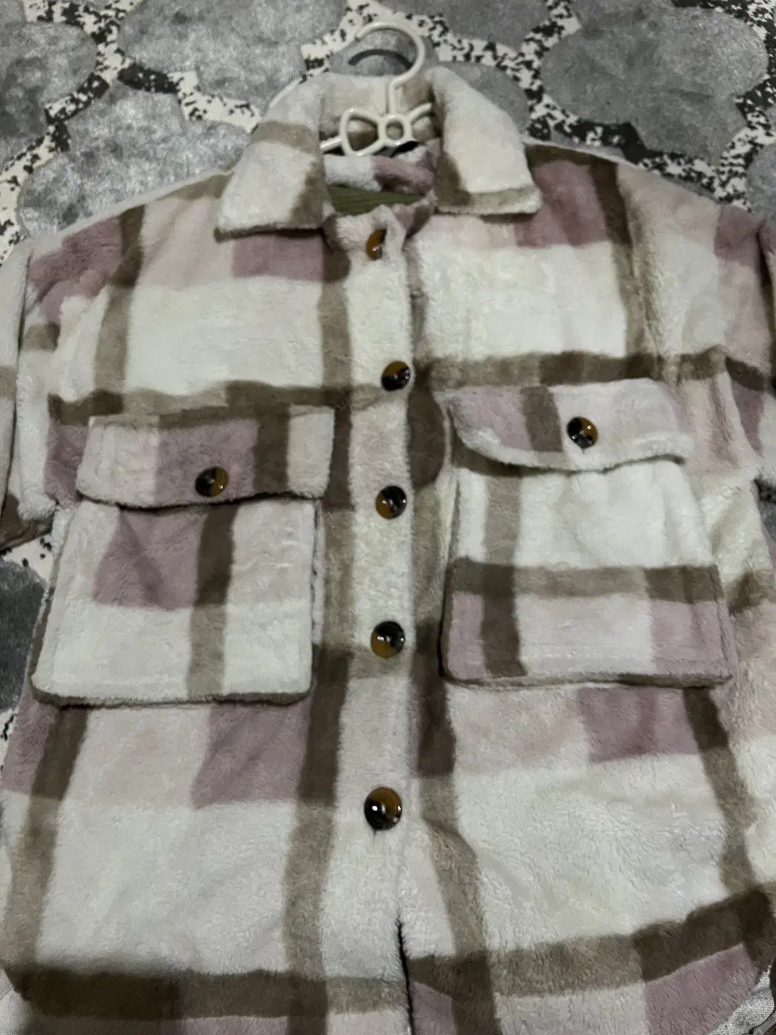 پالتو|لباس|اندیشه, شهرک کوثر|دیوار