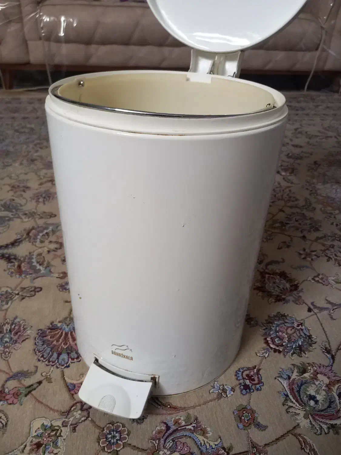 سطل زباله|لوازم نظافت|ری, شهادت|دیوار