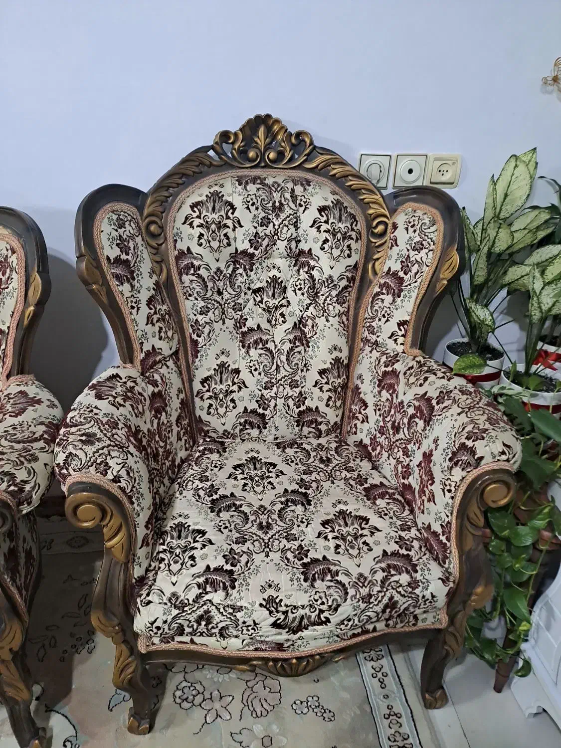 مبلمان فروش و‌معاوضه|مبلمان خانگی و میز عسلی|رشت, پیرکلاچای|دیوار