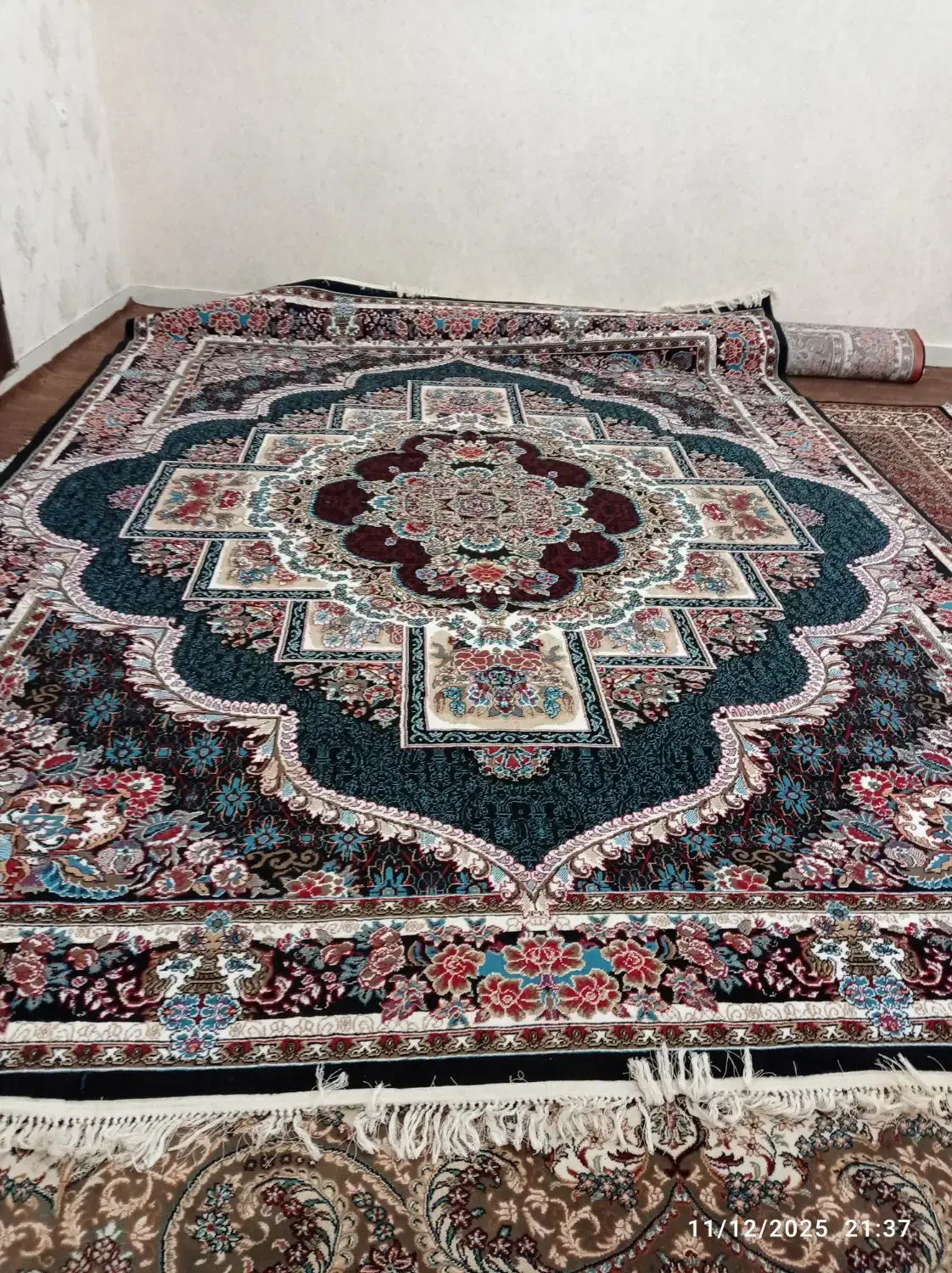 فرش 12 متری دو عدد 700 شانه بیدگل|فرش|ورزقان, |دیوار