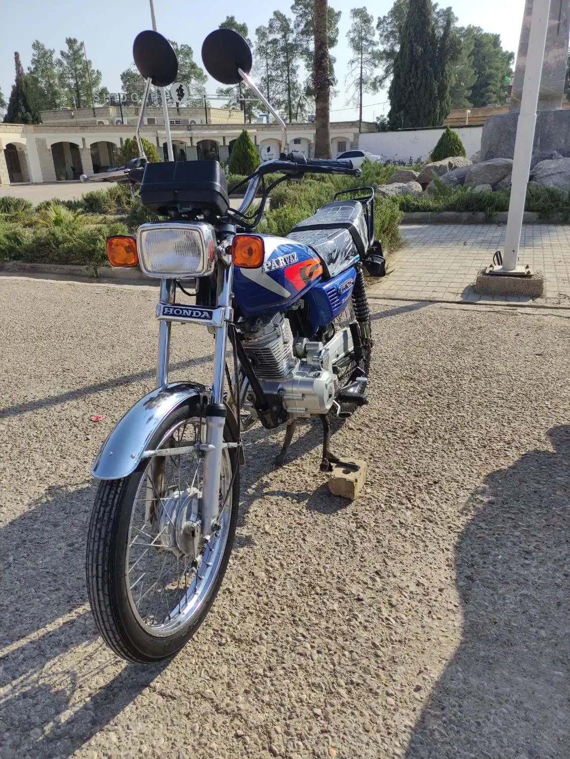 موتور مزایده|موتورسیکلت|مرودشت, کناره|دیوار