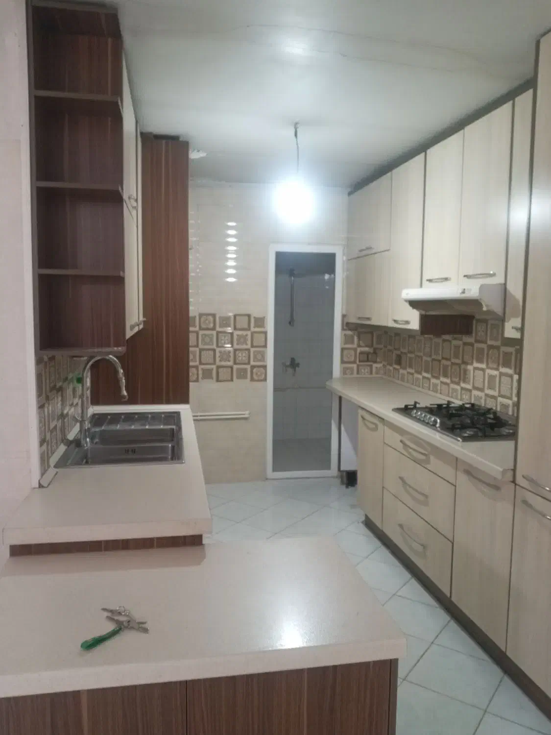 آپارتمان تک واحدی