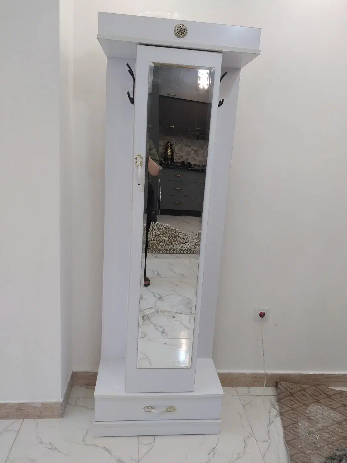 جاکفشی|جاکفشی، کمد، دراور|رشت, یخسازی|دیوار