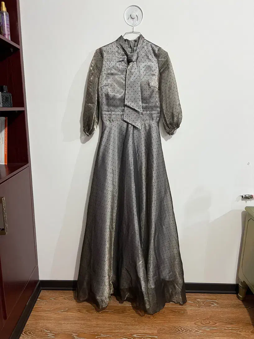 لباس مجلسی فقط ۵۰۰|لباس|رشت, منظریه|دیوار