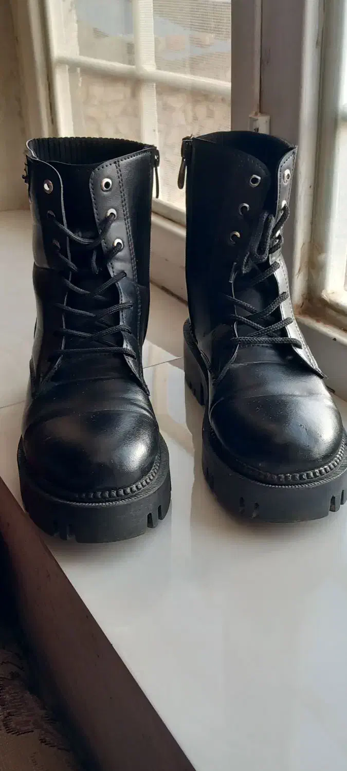 نیم بوت سایز ۴۰ و کفش مردانه سایز ۴۳|کیف، کفش، کمربند|ایلام, |دیوار