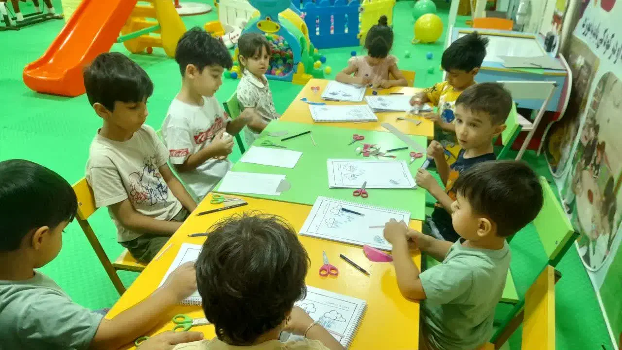 میز و صندلی کودکان|تخت و صندلی بچه|شهرضا, |دیوار