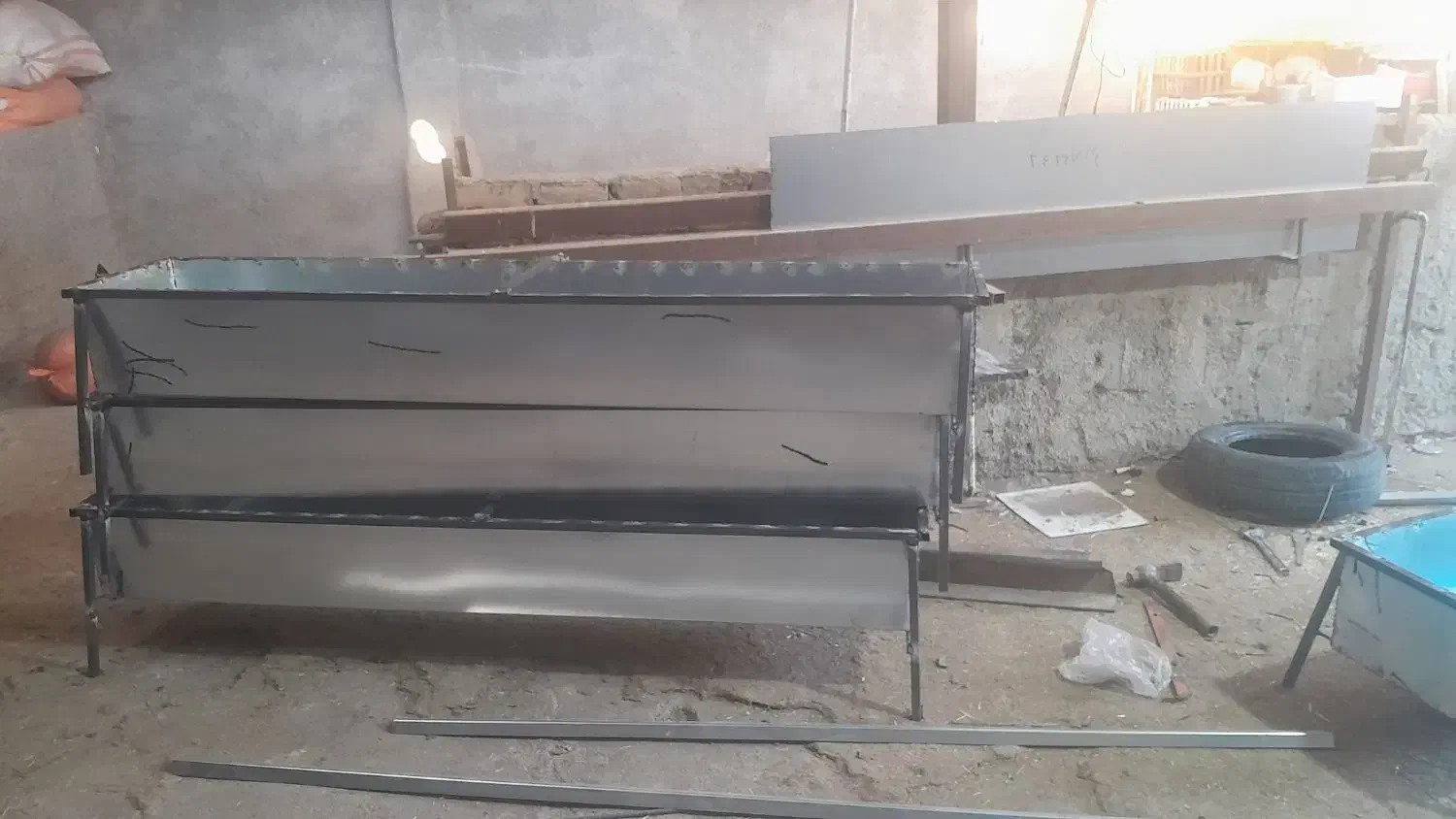 آبخورگوسفندی|حیوانات مزرعه|خرم‌آباد, |دیوار