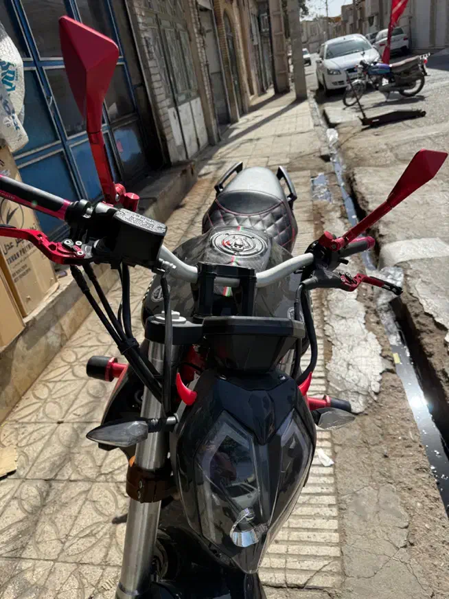 بنلی جفت ۳۰۰ مشکی|موتورسیکلت|قم, دورشهر|دیوار