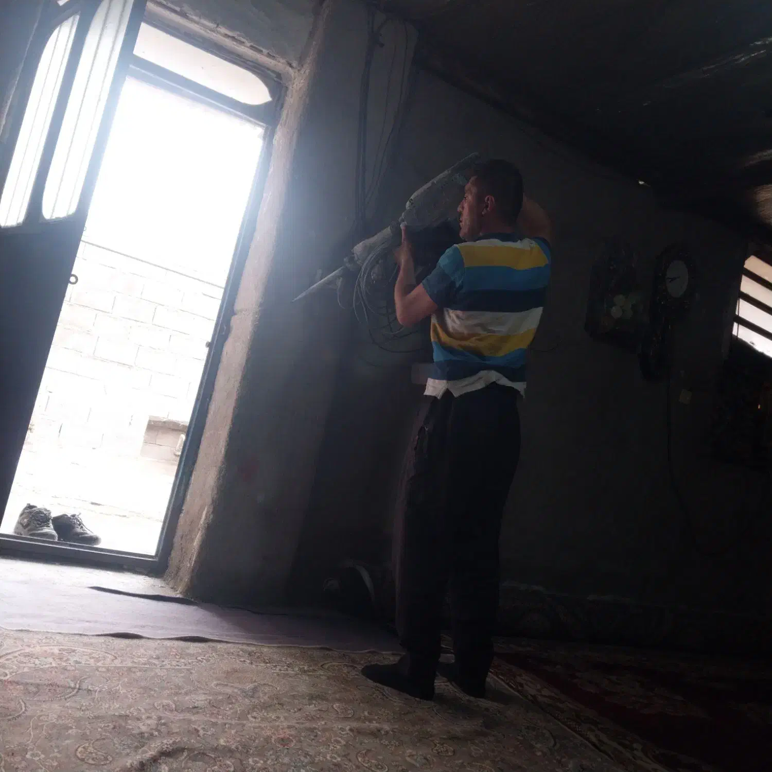 تخریب و کنده کاری|خدمات پیشه و مهارت|فیروزآباد (فارس), |دیوار