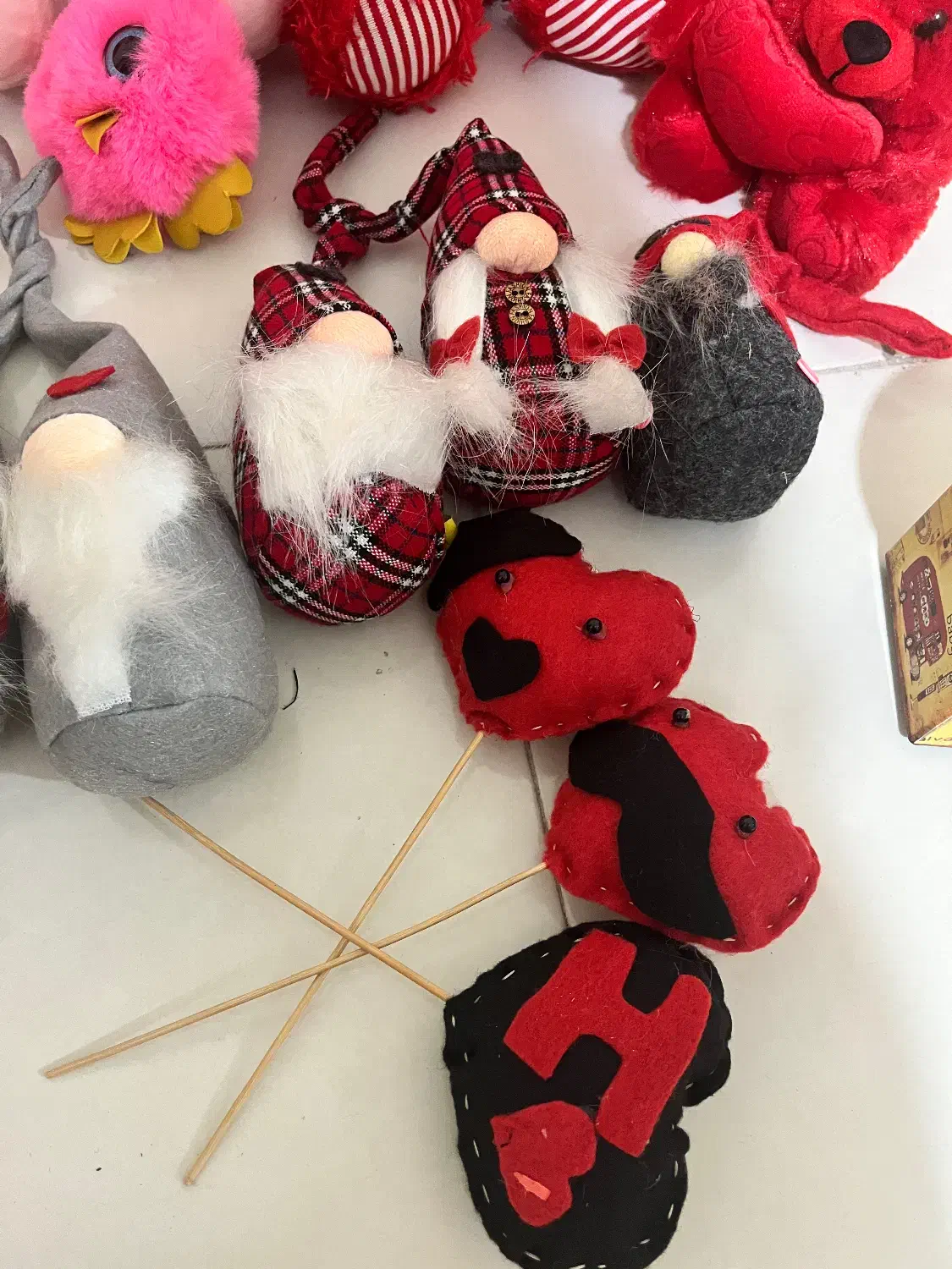 کلی عروسک و چیزای گوگولی کاملا سالم|اسباببازی|پرند, فاز ۶|دیوار