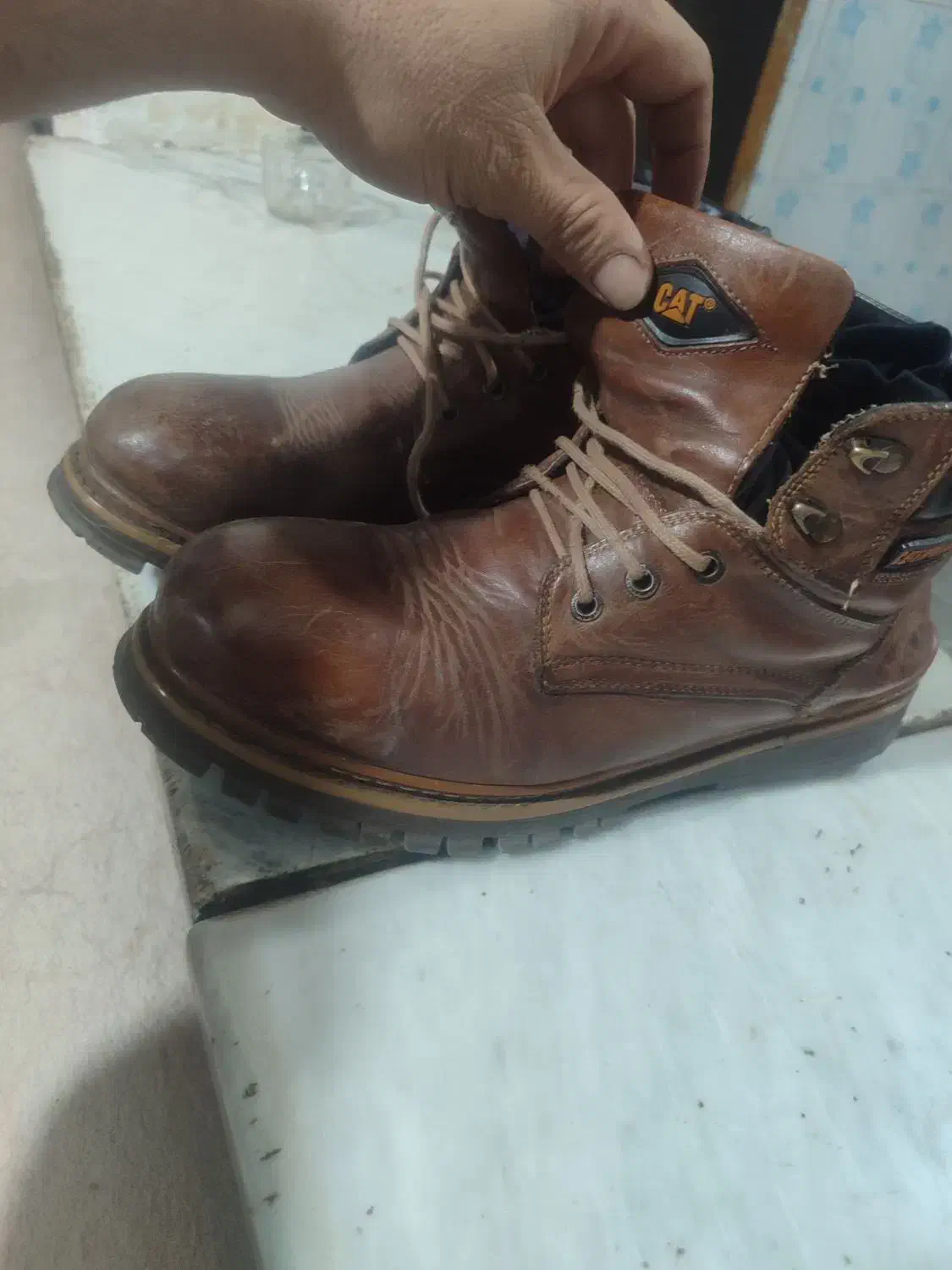 کفش|کیف، کفش، کمربند|ازنا, |دیوار