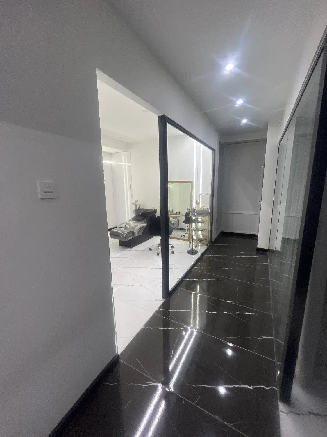 واگذاری لاین در سالن زیبایی|اجارهٔ دفتر کار، اتاق اداری، مطب|مشهد, شاهد (شهرک غرب)|دیوار