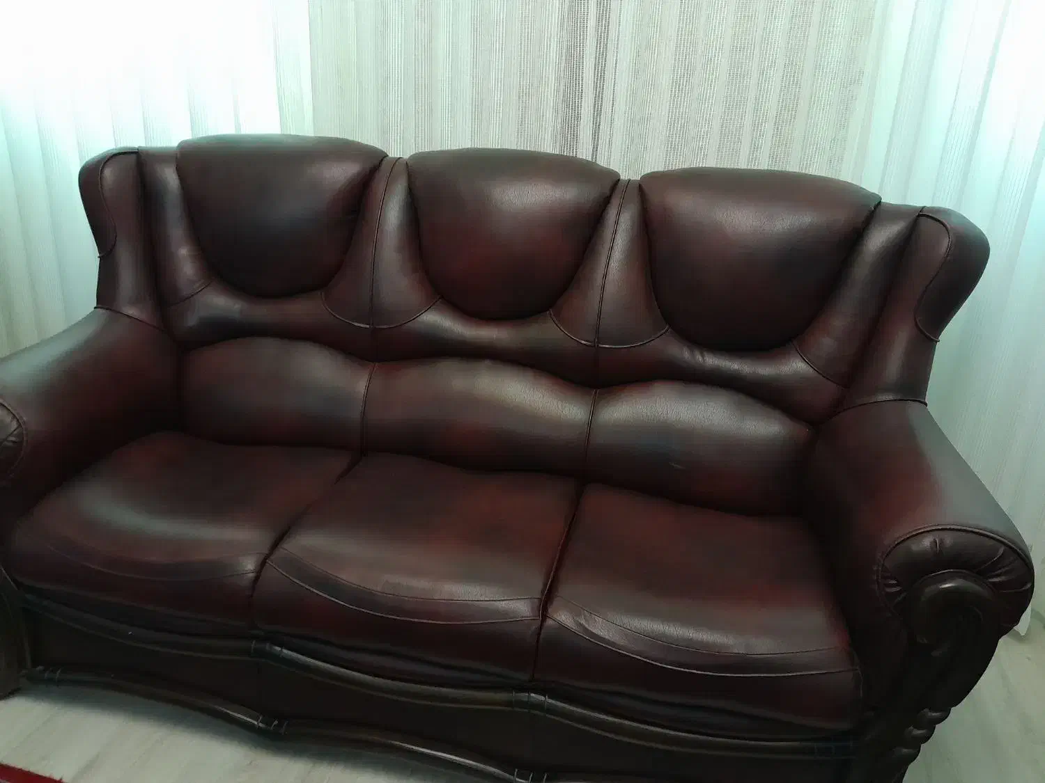 ساعت برنز و مبل تمام چرم ترکیه|مبلمان خانگی و میز عسلی|خوی, |دیوار