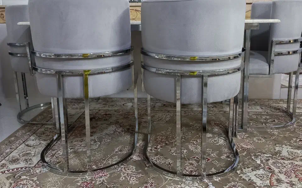 میزناهارخوری کاملا سالم در حد نو|میز و صندلی غذاخوری|مشهد, طرق|دیوار