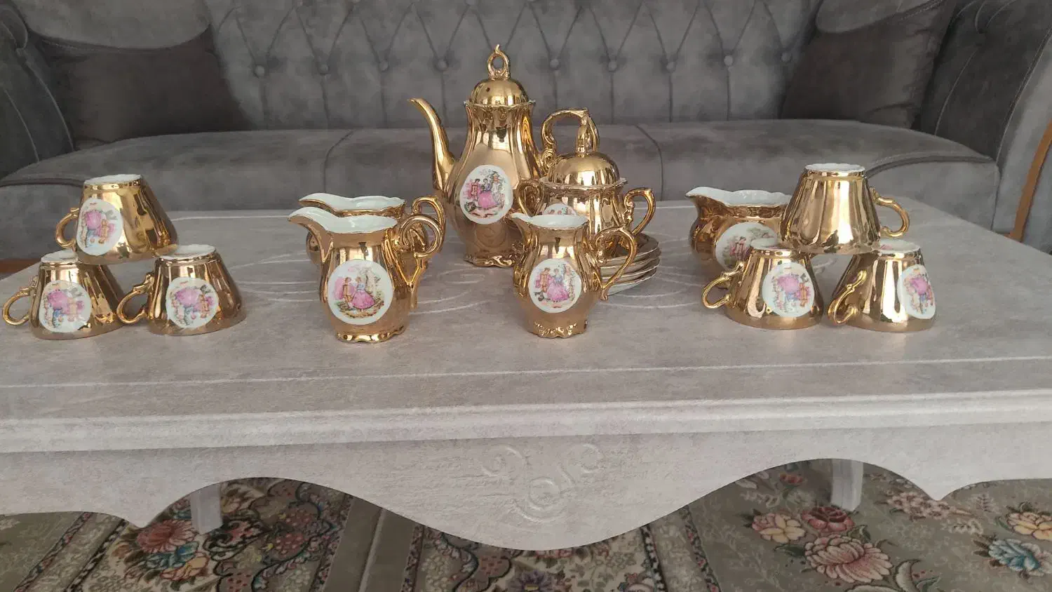 سرویس چینی|ظروف سرو و پذیرایی|پیر بکران, |دیوار