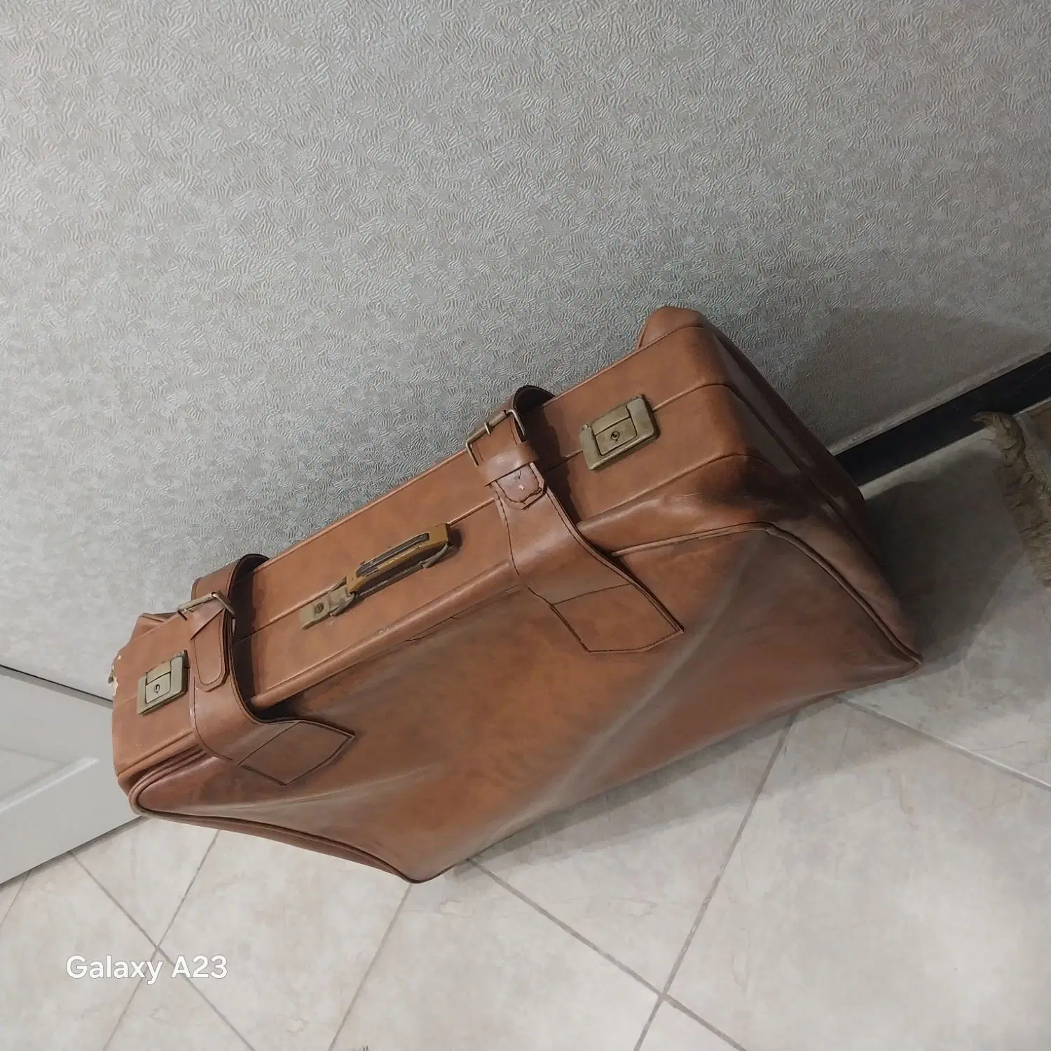 چمدان چرم اصل|کیف، کفش، کمربند|رشت, پاره بیجار|دیوار