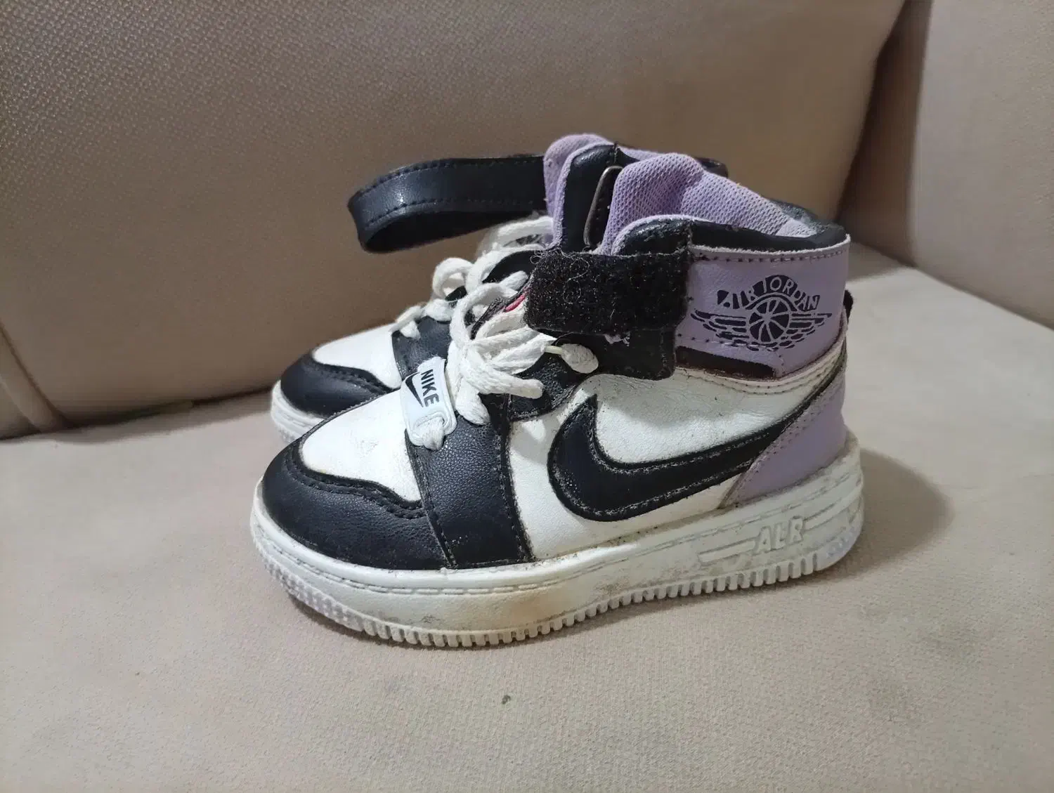 کتونی بچگونه|کفش و لباس بچه|ساری, |دیوار