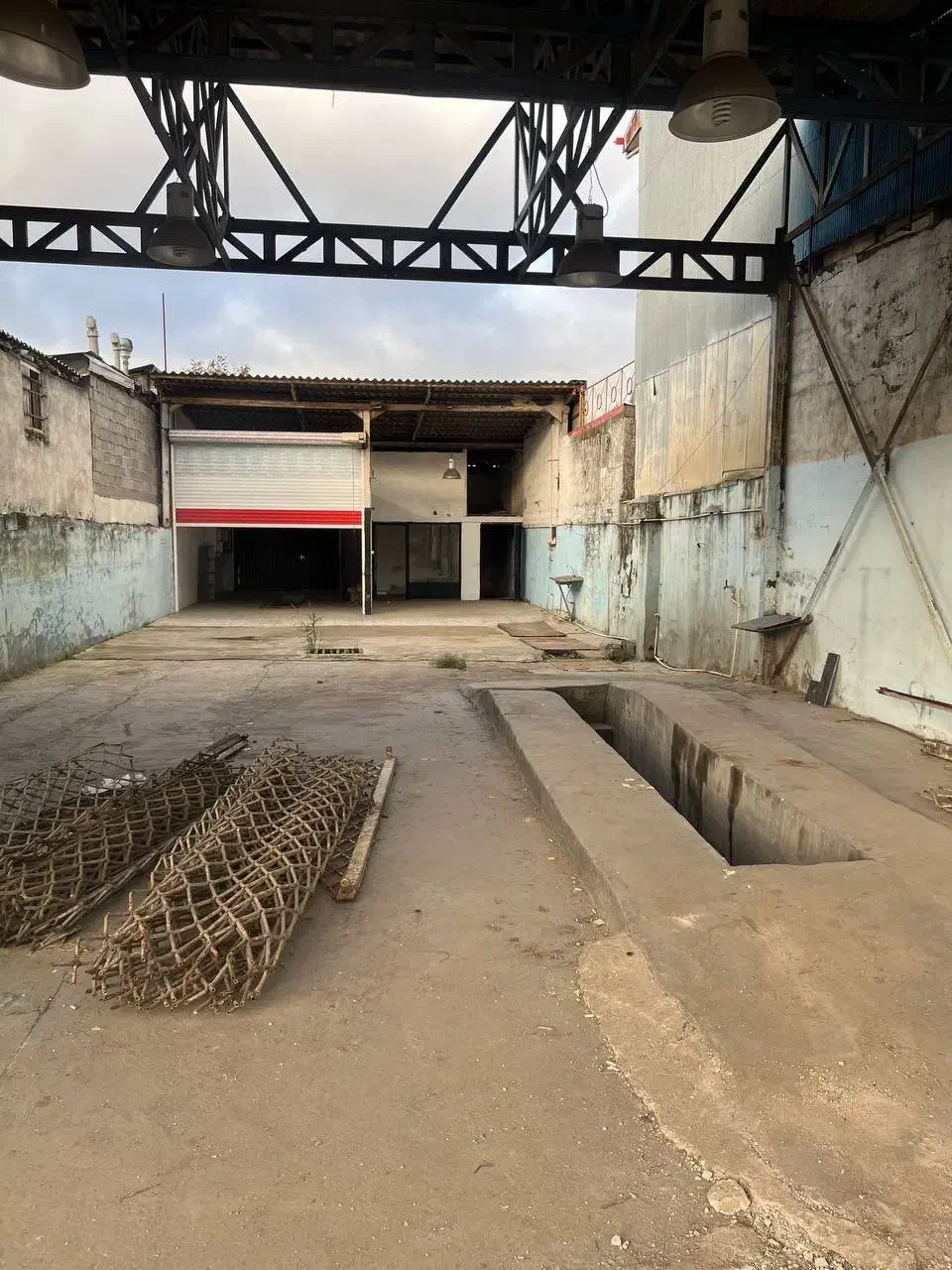 مغازه / تعمیرگاه / کارواش / انبار|اجارهٔ مغازه و غرفه|رشت, حومه رشت|دیوار