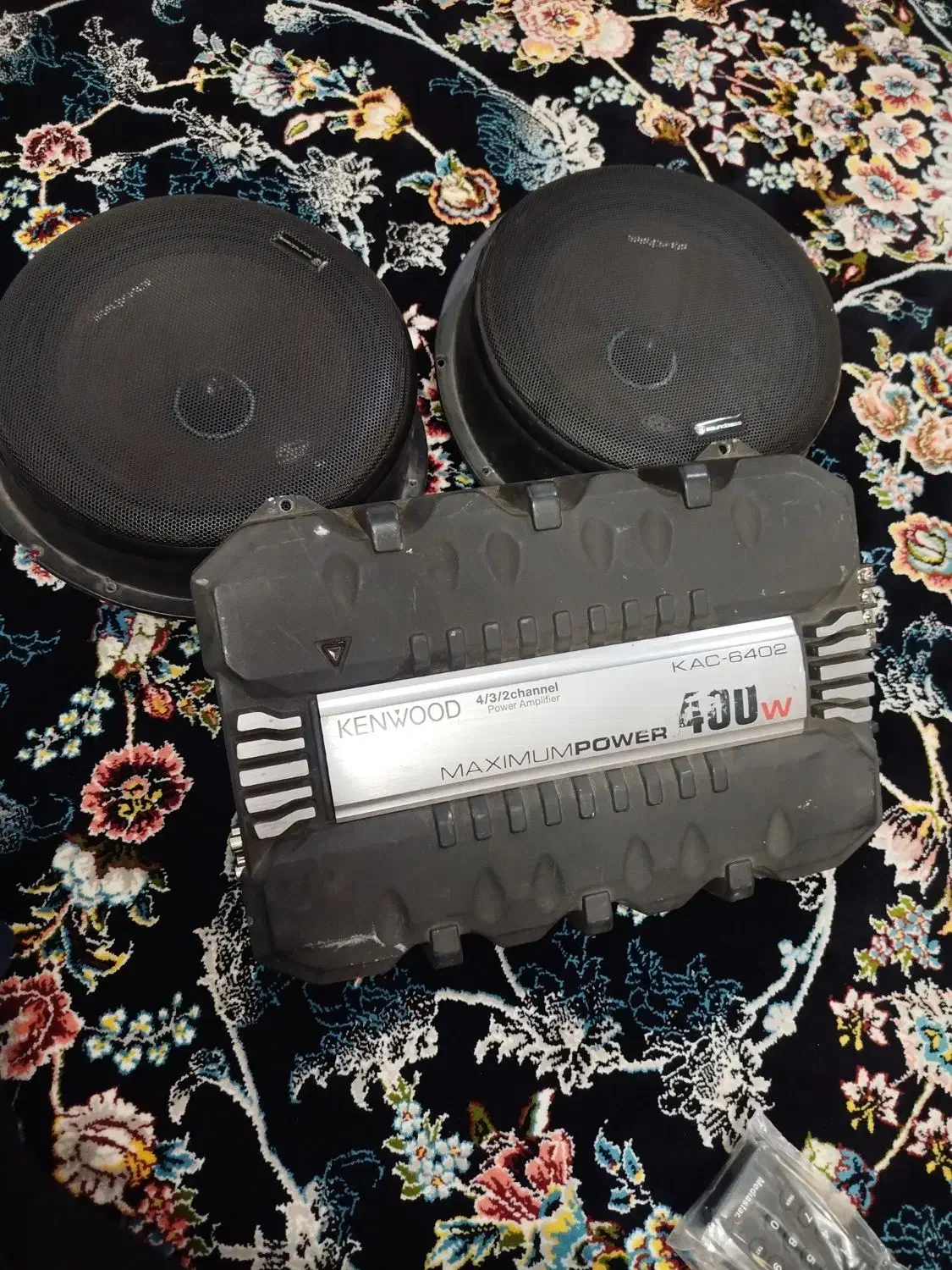 امیلی ومیدرنج|صوتی و تصویری|رامند, |دیوار