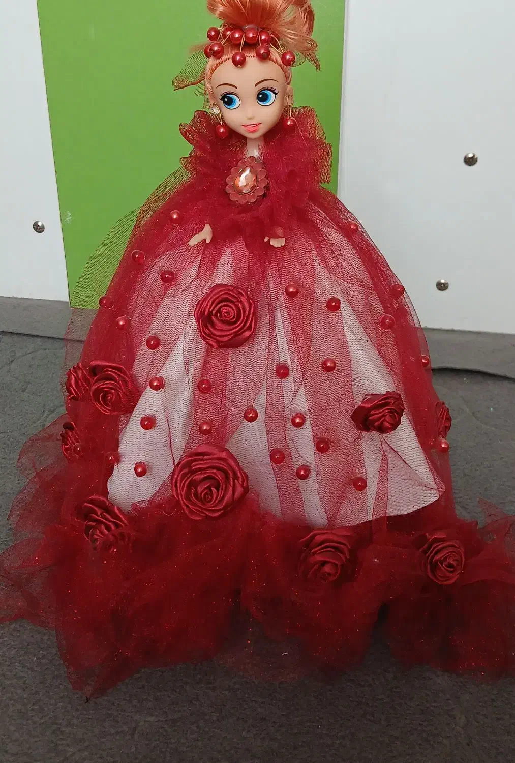 عروسک|اسباببازی|ایوان, |دیوار