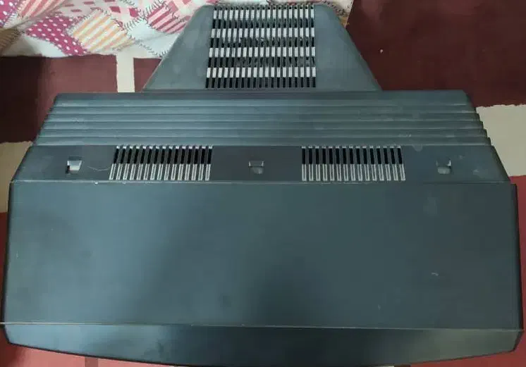 تلویزیون رنگی|تلویزیون و پروژکتور|پیر بکران, |دیوار