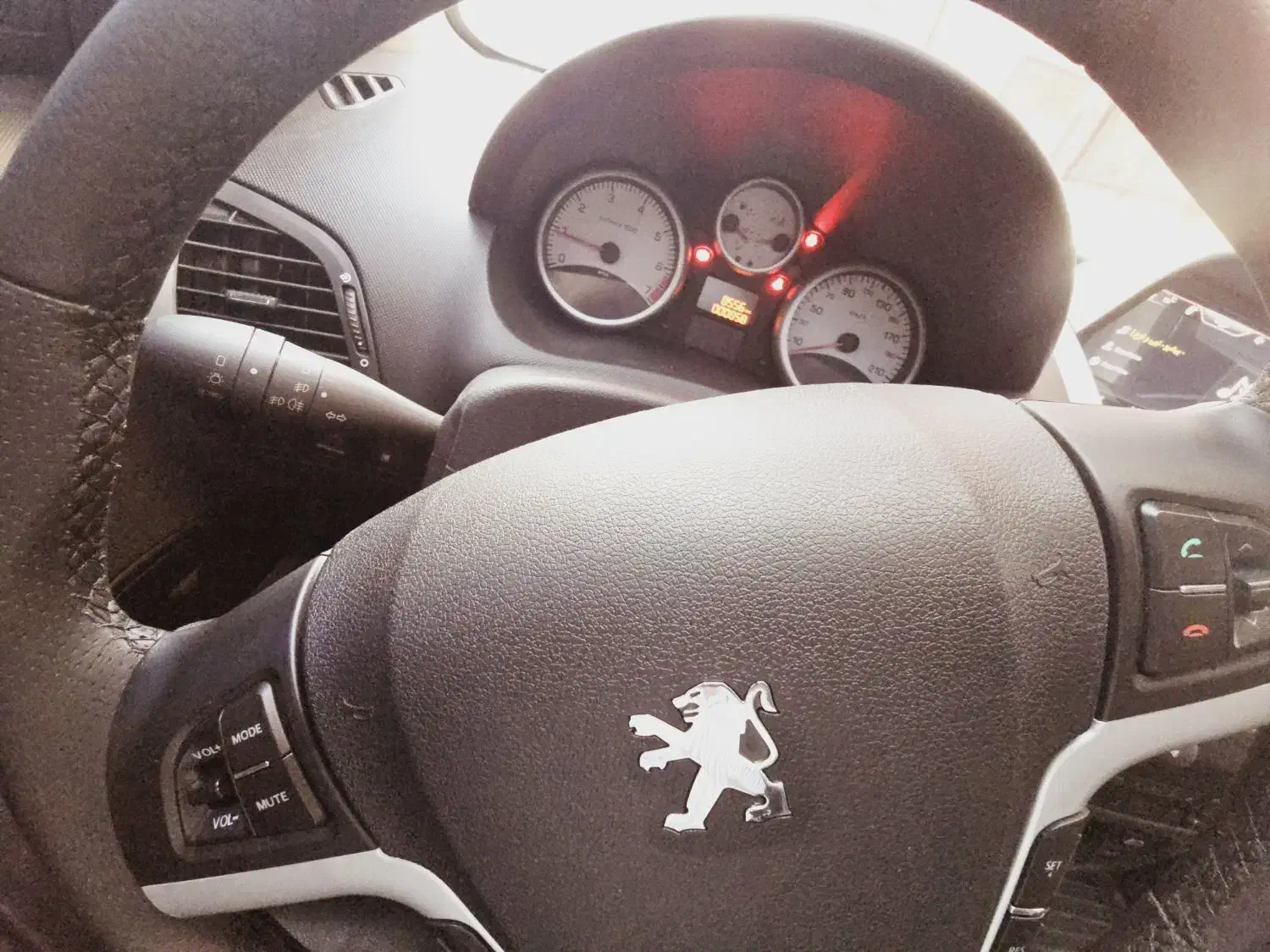 کارگر کارواش ماهانه ثابت ۲۰ میلیون به شرط سابقه|استخدام سرایداری و نظافت|زاهدان, |دیوار